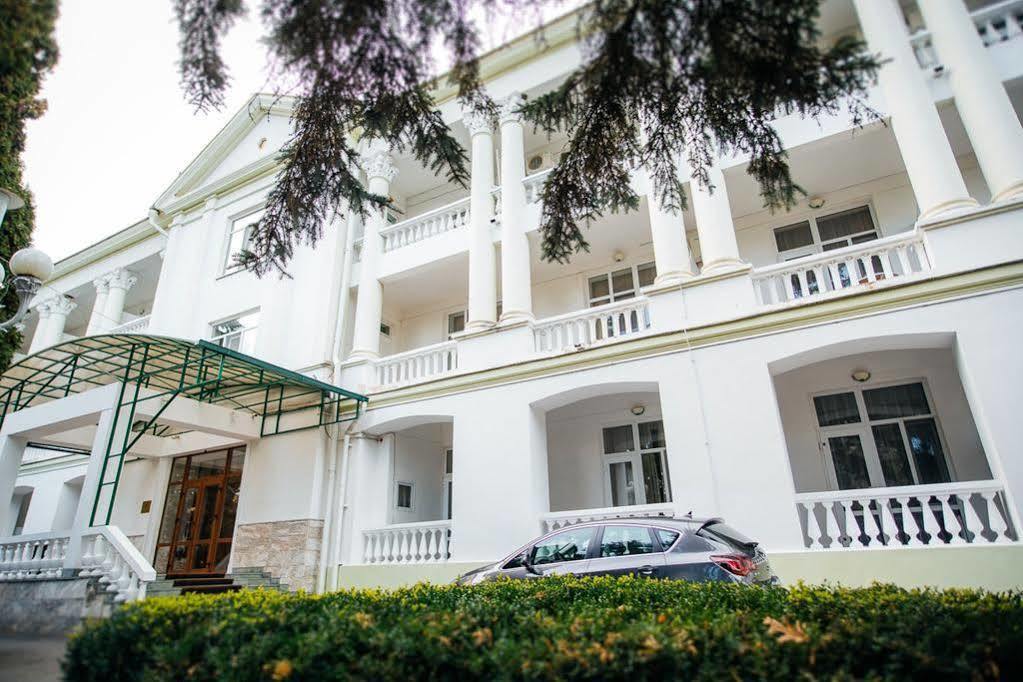 Grand Kavkaz Hotel Nalchik Exterior foto